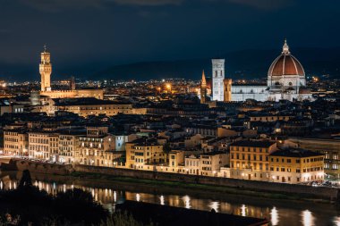 Gece görüş Piazzale Michelangelo, Floransa, İtalya
