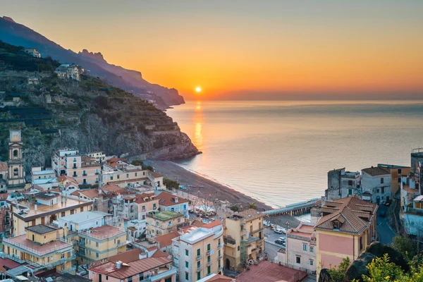 Het Uitzicht Van Een Zonsopgang Minori Aan Amalfi Kust Campania — Stockfoto