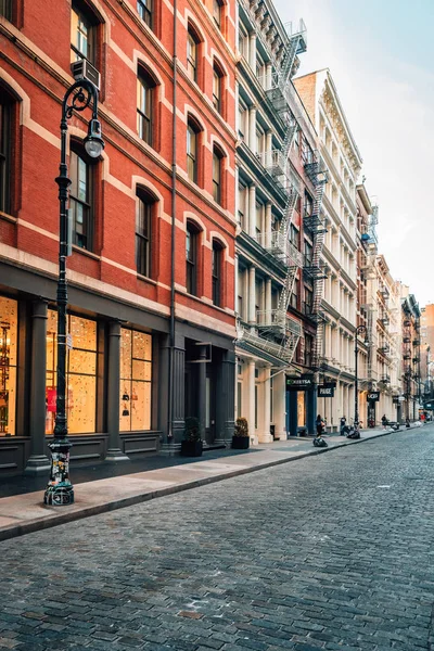 Uma Rua Paralelepípedos Soho Manhattan Nova Iorque — Fotografia de Stock