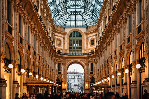 Interiér Galleria Vittorio Emanuele Miláně Itálie — Stock fotografie