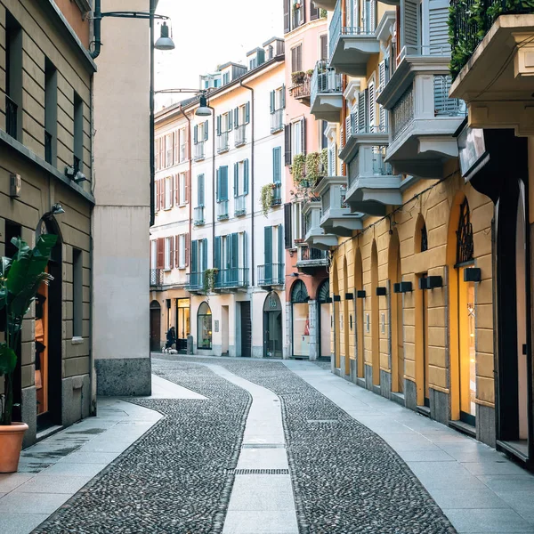 Uma Rua Paralelepípedos Coloridos Brera Milão Itália — Fotografia de Stock