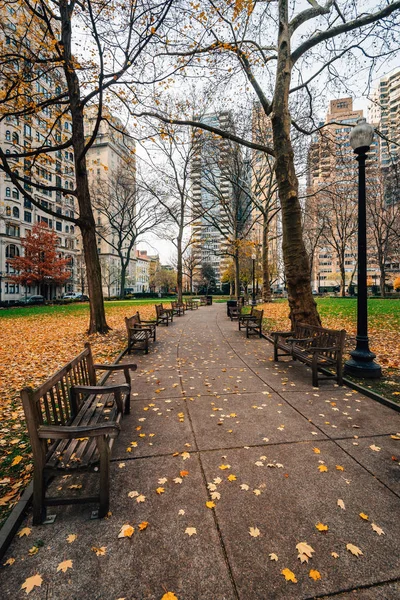 Herbstfarbe Und Gehweg Rittenhouse Square Park Philadelphia Pennsylvania — Stockfoto
