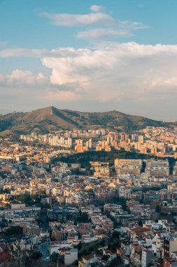 Şehir ve dağ görünümünden sığınaklar Del Carmel, Barcelona, İspanya
