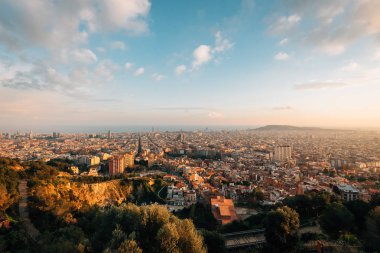 Gün batımı cityscape manzarası görünümünden sığınaklar Del Carmel, Barcelona, İspanya