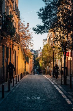 Renkli sokak Malasaña, Madrid, İspanya