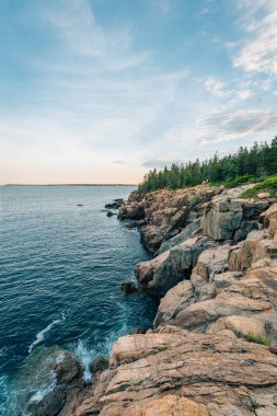 Cooksey sürücü gözden kaçırmak, Mount Desert Island, Maine üzerinde dan uçurumların görünümünü