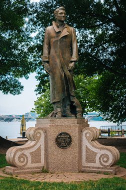 Shipbuilder Statue at the Waterfront Park in Alexandria, Virginia