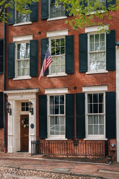 Casa Ladrillo Una Calle Adoquinada Old Town Alexandria Virginia — Foto de Stock