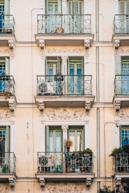 Windows küçük balkon Madrid, İspanya