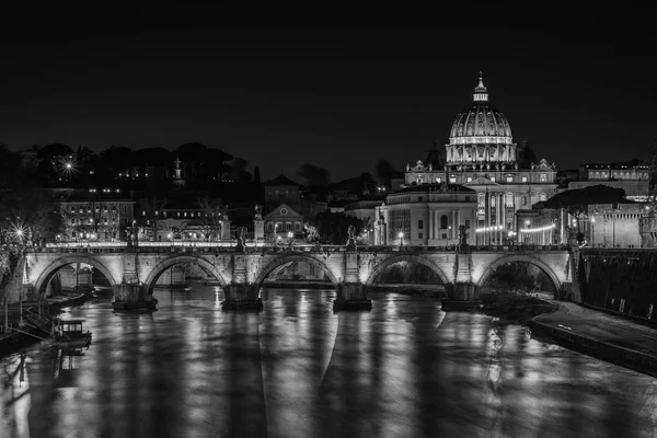 Ponte Sant Angelo Peter Basilica Rome Italy — стоковое фото