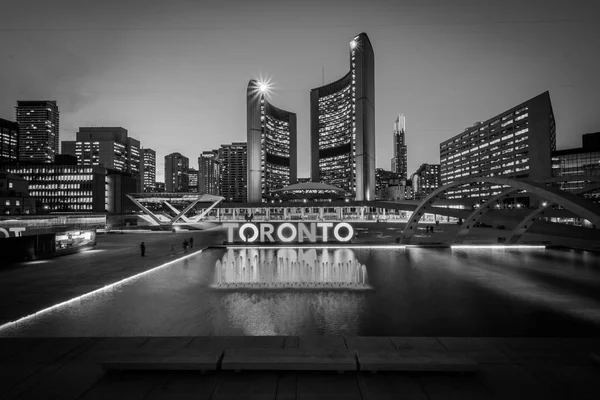 Vista Nathan Phillips Square Toronto Accedi Centro Notte Toronto Ontario — Foto Stock