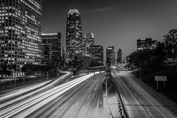 Ruch Autostradzie 110 Panoramę Los Angeles Nocy 4Th Street Bridge — Zdjęcie stockowe