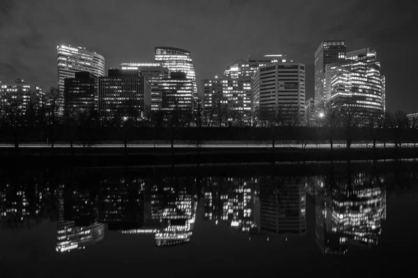 Horizonte Rosslyn Que Refleja Río Potomac Arlington Virginia — Foto de Stock