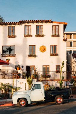 San Clemente, California eski Ford F100 kamyon