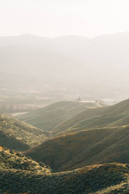 Lake Elsinore Walker Kanyon iz dağlardan görünümünü,