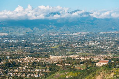 Orange County ve gecikme dünyanın en dağlardan görünümü