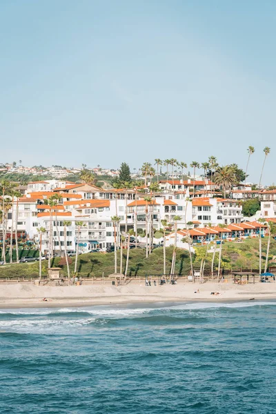Vista de la playa desde el muelle en San Clemente, Condado de Orange , — Foto de Stock