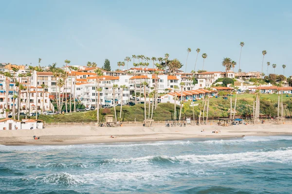 Vista de la playa desde el muelle en San Clemente, Condado de Orange , —  Fotos de Stock