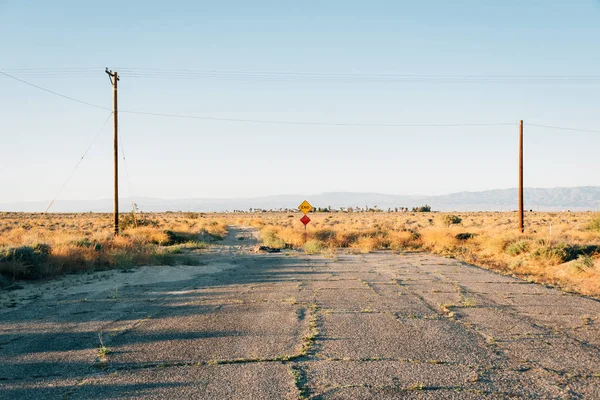 Dead end street in Salton City, California — Stock Photo, Image