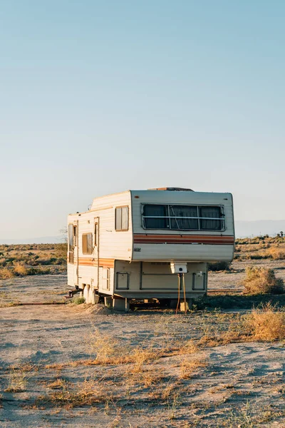 Abandoned camper in Salton City, California — Stock Photo, Image