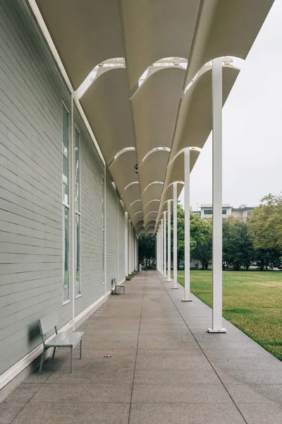 The exterior of the Menil Collection, in Houston, Texas — Stock Photo, Image