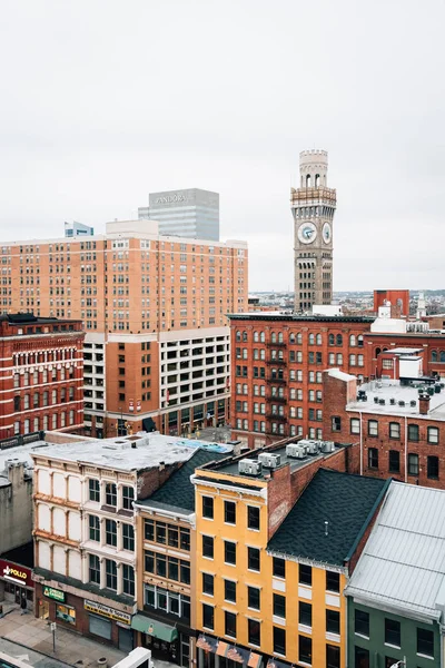 Uitzicht op de Bromo-Seltzer Tower en het centrum van Baltimore, Maryland — Stockfoto
