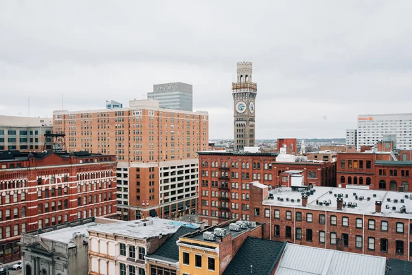 Widok na wieżę Bromo-Seltzer i centrum Baltimore, Maryland — Zdjęcie stockowe