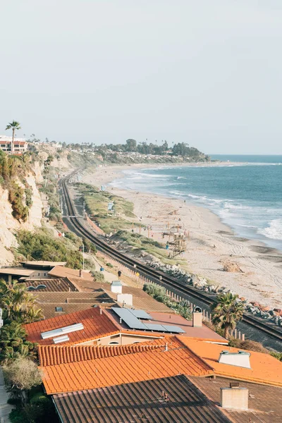 Demiryolu parça ve San Clemente, turuncu Co Beach'te görünümü — Stok fotoğraf