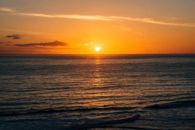 Tuz Creek Beach Pasifik Okyanusu üzerinde günbatımı, Dana Point