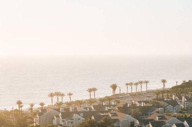 Hilltop Park'tan Pasifik Okyanusu manzarası, Dana Point, Oran