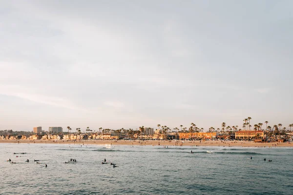 Vista da praia do cais em Newport Beach, Califórnia — Fotografia de Stock