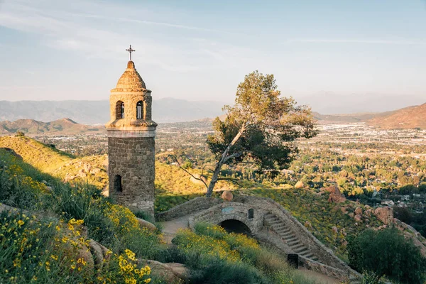 The World Peace Bridge on Mount Rubidoux, in Riverside, Californ — Stock Photo, Image