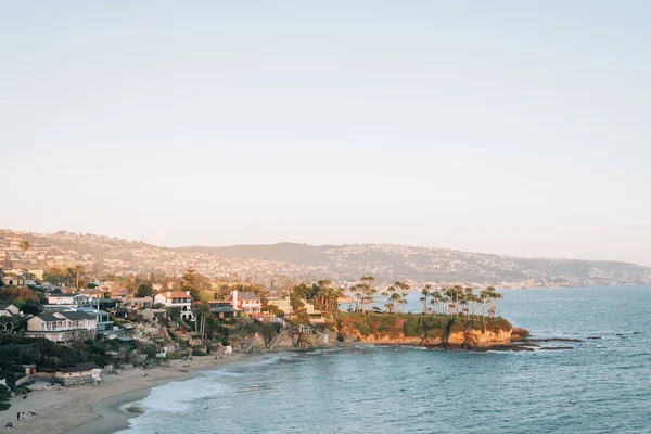 Vista del atardecer de Crescent Bay en Laguna Beach, Condado de Orange, Cali — Foto de Stock
