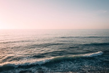 Pasifik Okyanusu'ndaki dalgalar, La Jolla, San Diego, Kaliforniya