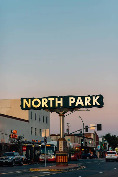 North Park skylt vid solnedgången, i San Diego, Kalifornien — Stockfoto