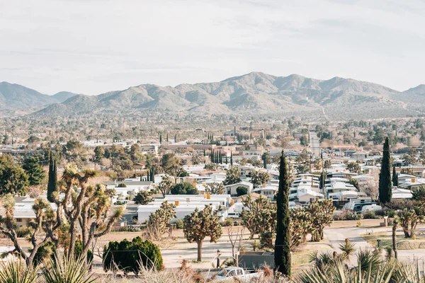 Blick auf die Wüstenstadt Yucca Valley, Kalifornien — Stockfoto