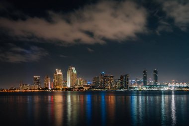Coronado, Californi gece şehir San Diego silueti