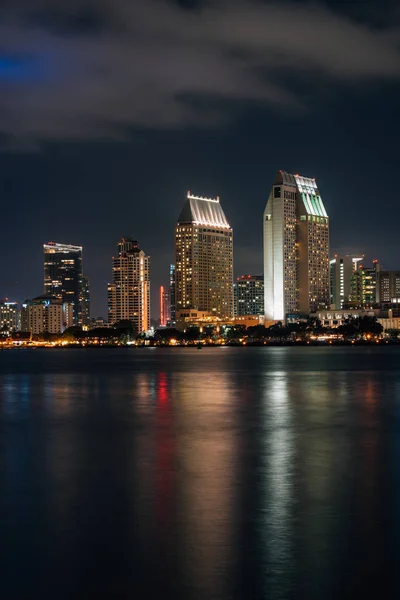 Coronado, Californi gece şehir San Diego silueti — Stok fotoğraf