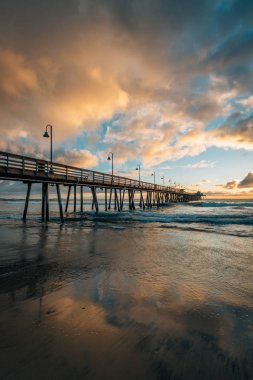 Gün batımında iskele, Imperial Beach, San Diego, Californi yakın