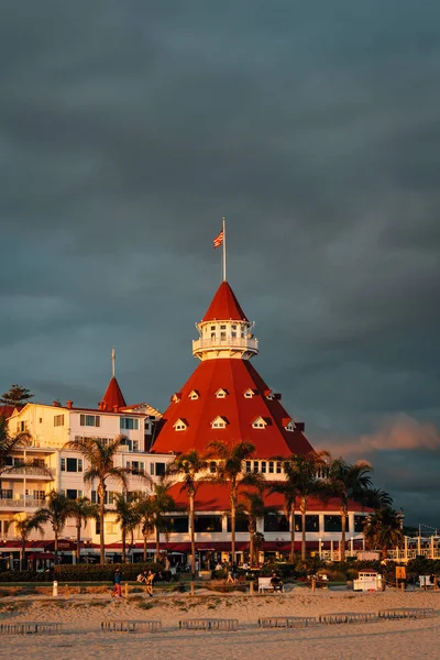 A Hotel del Coronado és strand Coronado, közel San Diego, CA — Stock Fotó