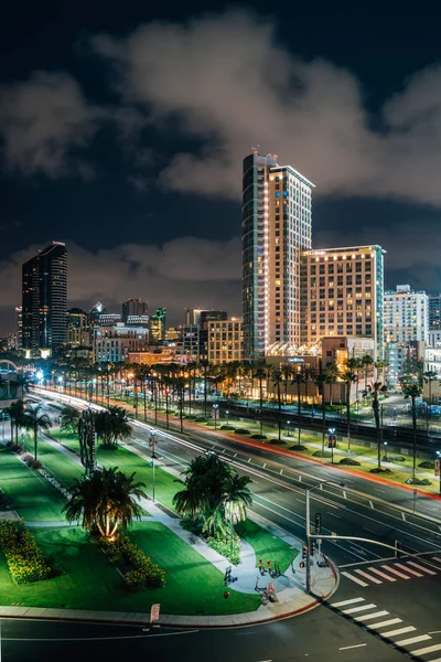 Vista del paisaje urbano del horizonte del centro de San Diego y Harbor Driv — Foto de Stock