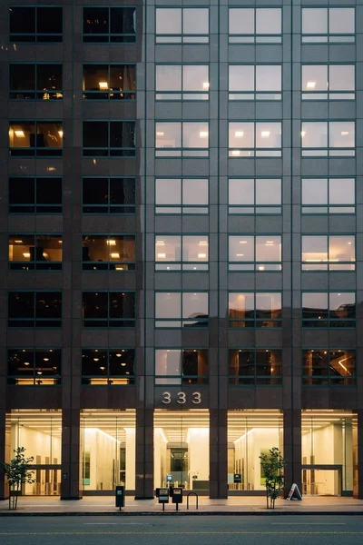 Edificio moderno en el centro de Los Ángeles, California — Foto de Stock