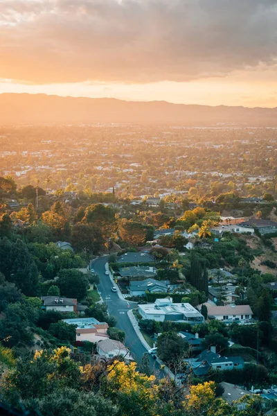 Sunset landscape view of the San Fernando Valley, from Mulhollan — Stock Photo, Image