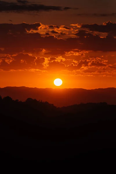 マルホランドドライブからの鮮やかな夕日の眺め,ロサンゼルス,カリフォルニア州 — ストック写真