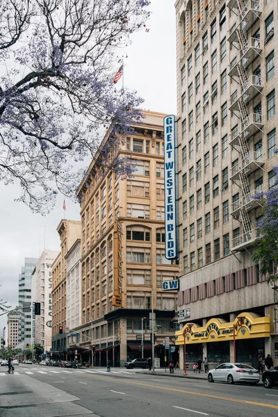 Hügelstraße im Schmuckviertel der Innenstadt von Los Angeles, cal — Stockfoto