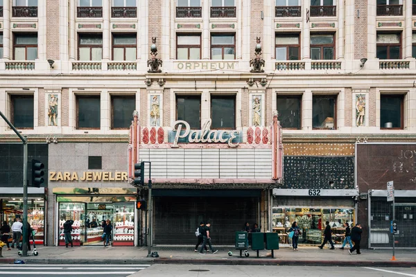 El Teatro Palace, en Broadway en el centro de Los Ángeles, Califor — Foto de Stock