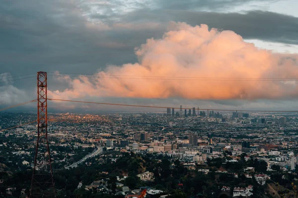 Vista do pôr do sol do centro da cidade de Runyon Canyon Park, em Hollywood — Fotografia de Stock