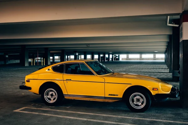 Une Nissan 280Z jaune vintage à Los Angeles, Californie — Photo