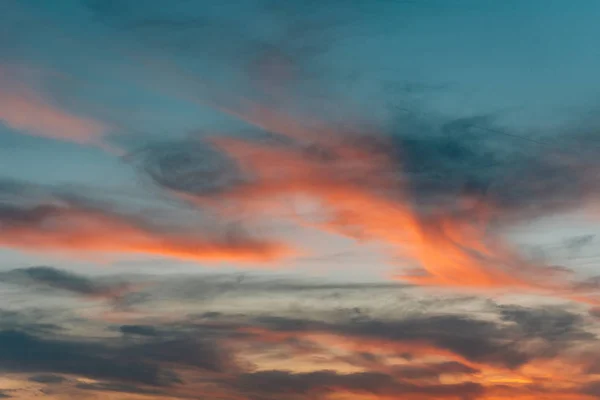 夕暮れ時の空の雲 — ストック写真