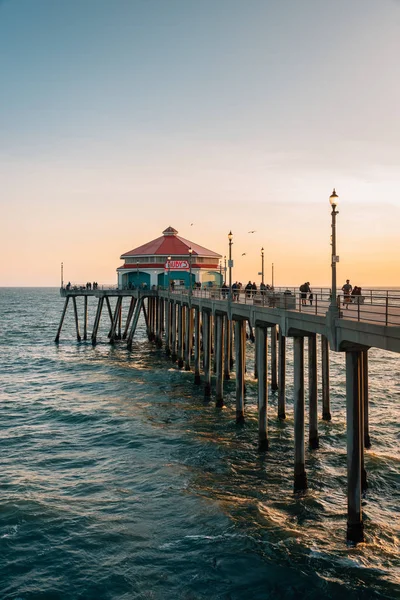 Přístav Huntington Beach při západu slunce, v Orange County v Californi — Stock fotografie